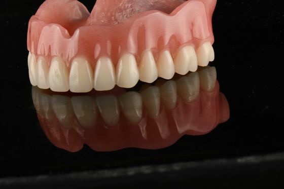 Chất dùng để cắt răng Acrylic chống mùi